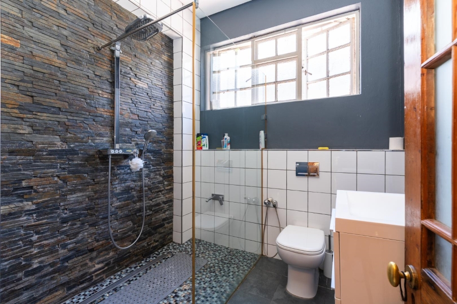 8 Bedroom Property for Sale in Walmer Estate Western Cape